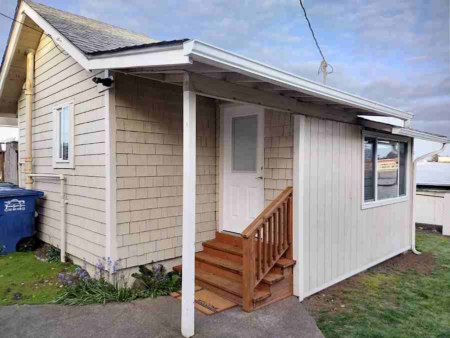 445 Sw 7th St - Photo 3 of 25