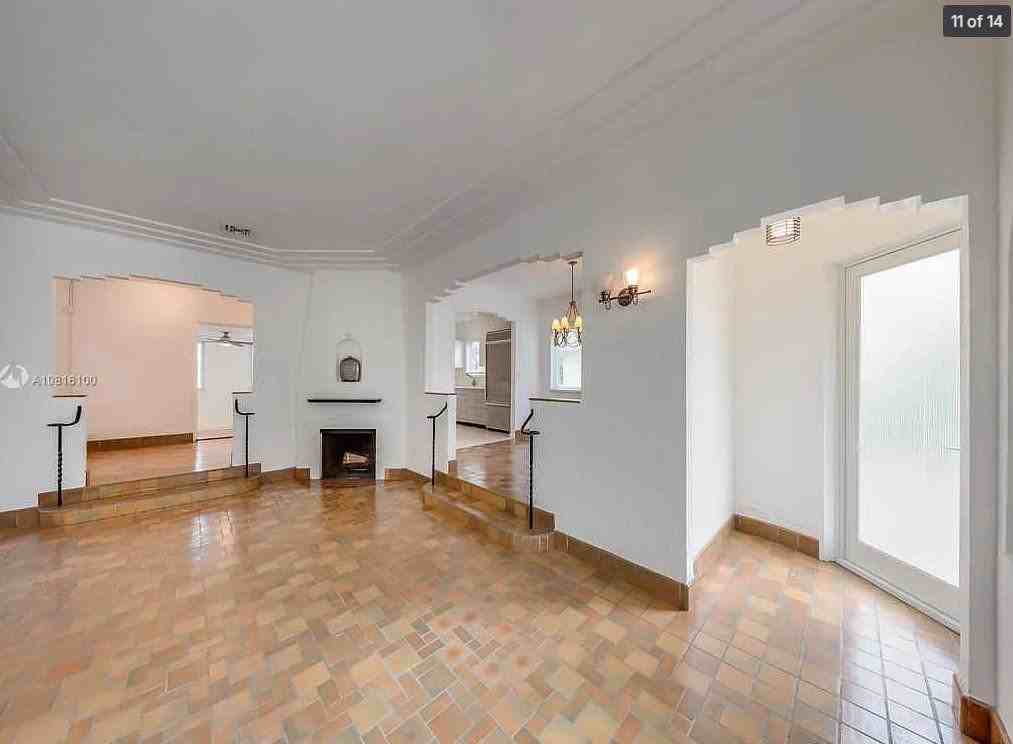 1082 Ne 89th St - Photo 6 of 12