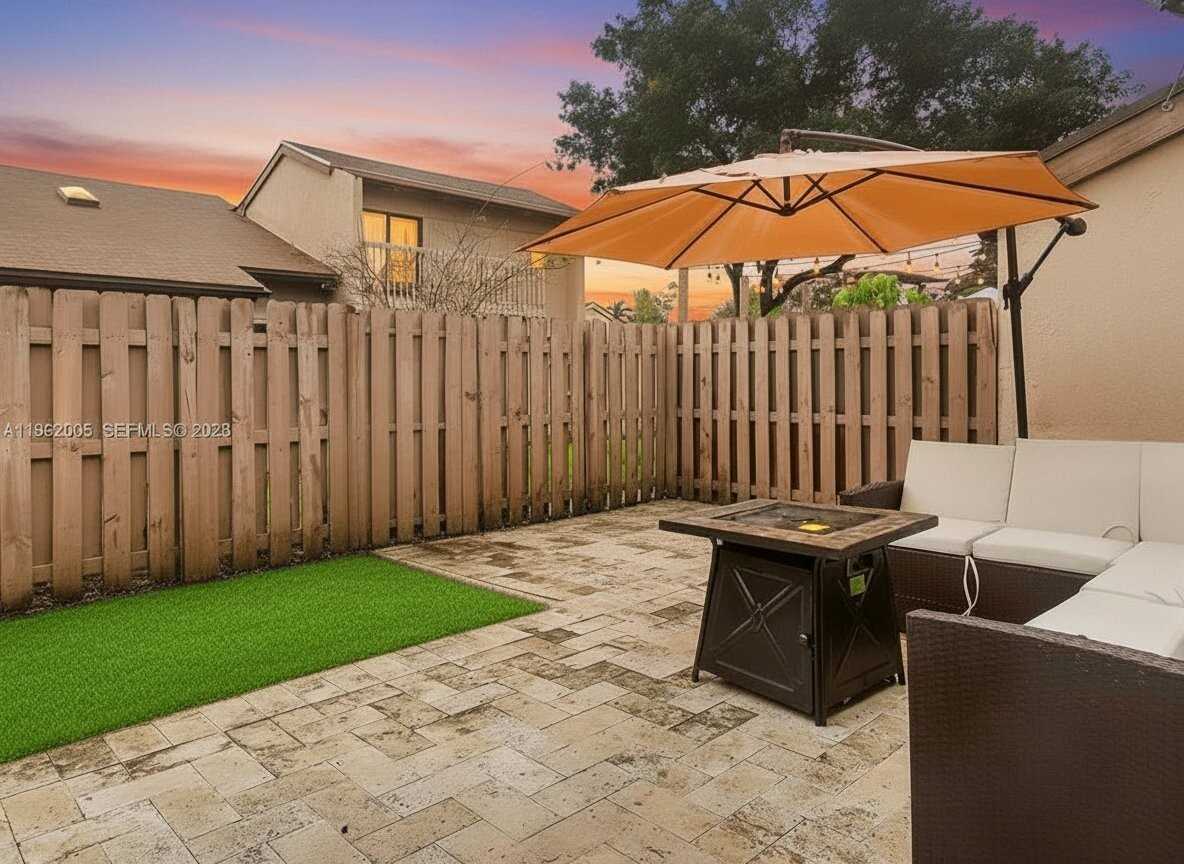 2056 Sw 81st Way - Photo 3 of 18