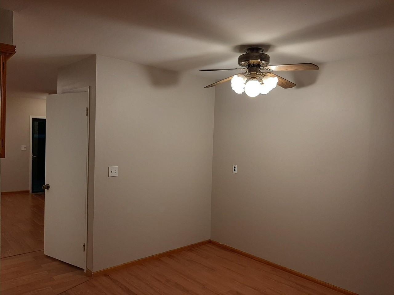 38177 Jamestown Dr - Photo 3 of 15