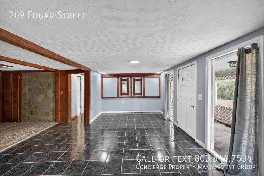 209 Edgar St - Photo 5 of 19