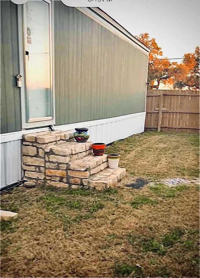 453 E Zipp Rd - Photo 2 of 10