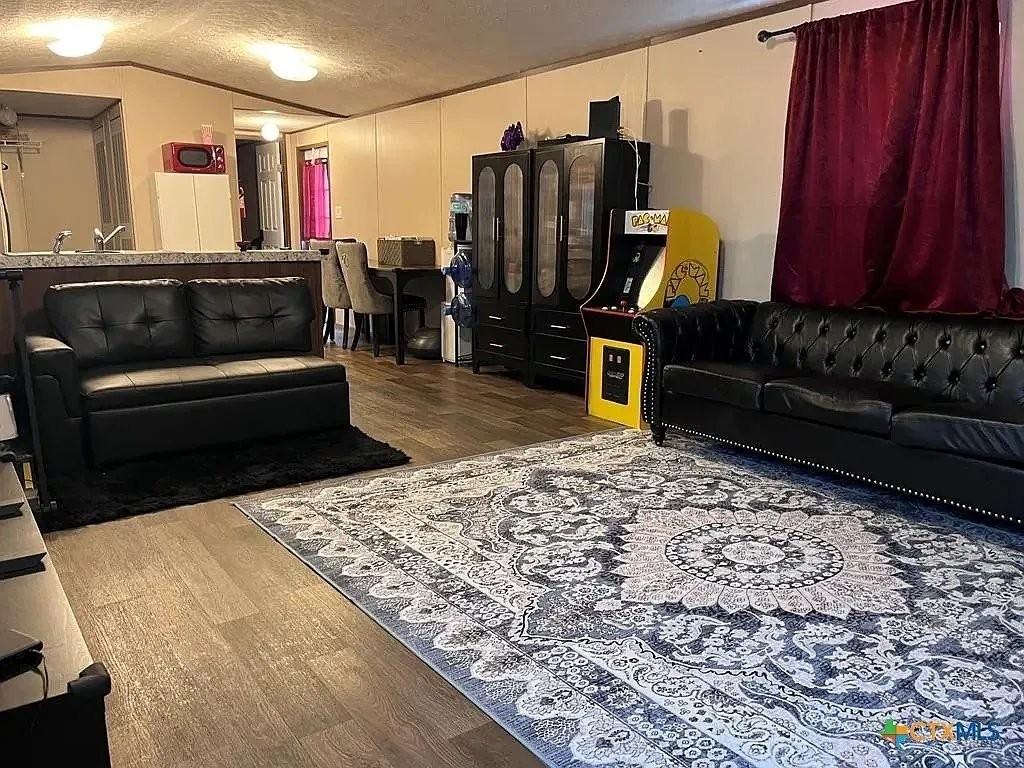 453 E Zipp Rd - Photo 3 of 10