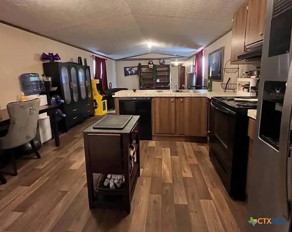 453 E Zipp Rd - Photo 5 of 10