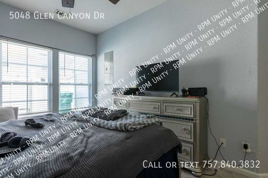 5048 Glen Canyon Dr - Photo 6 of 14