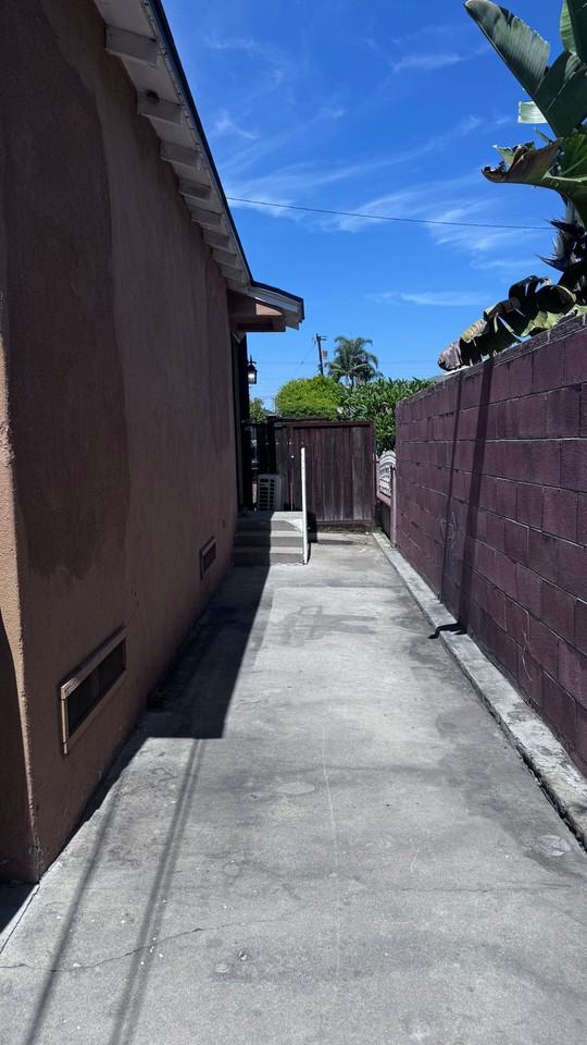 8102 Mckinley Ave - Photo 2 of 7