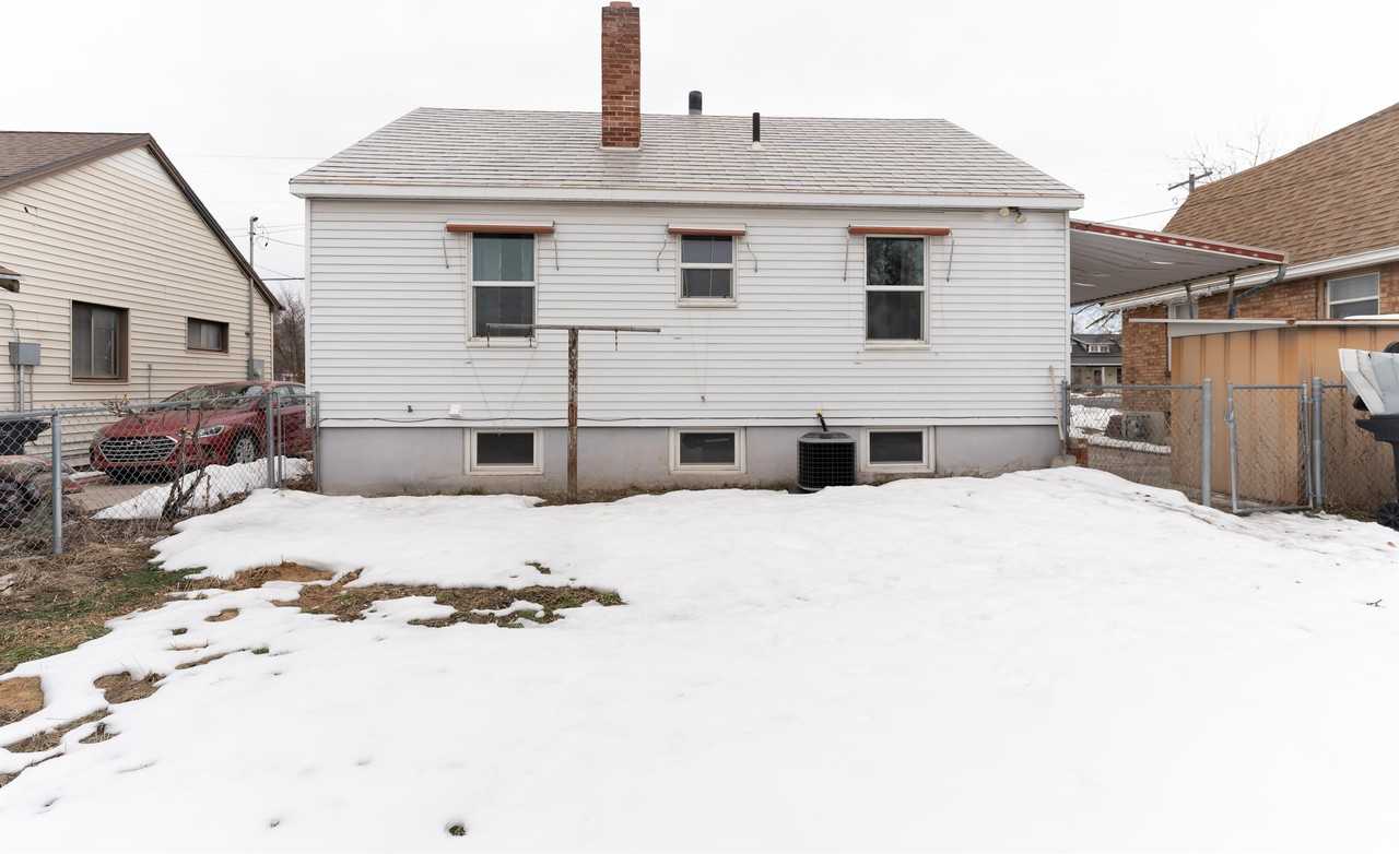 15 S 400 W - Photo 2 of 35