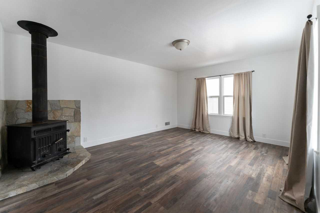 15 S 400 W - Photo 4 of 35