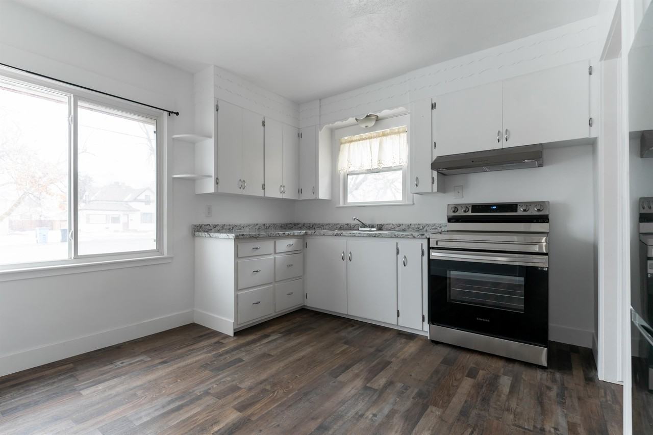 15 S 400 W - Photo 7 of 35