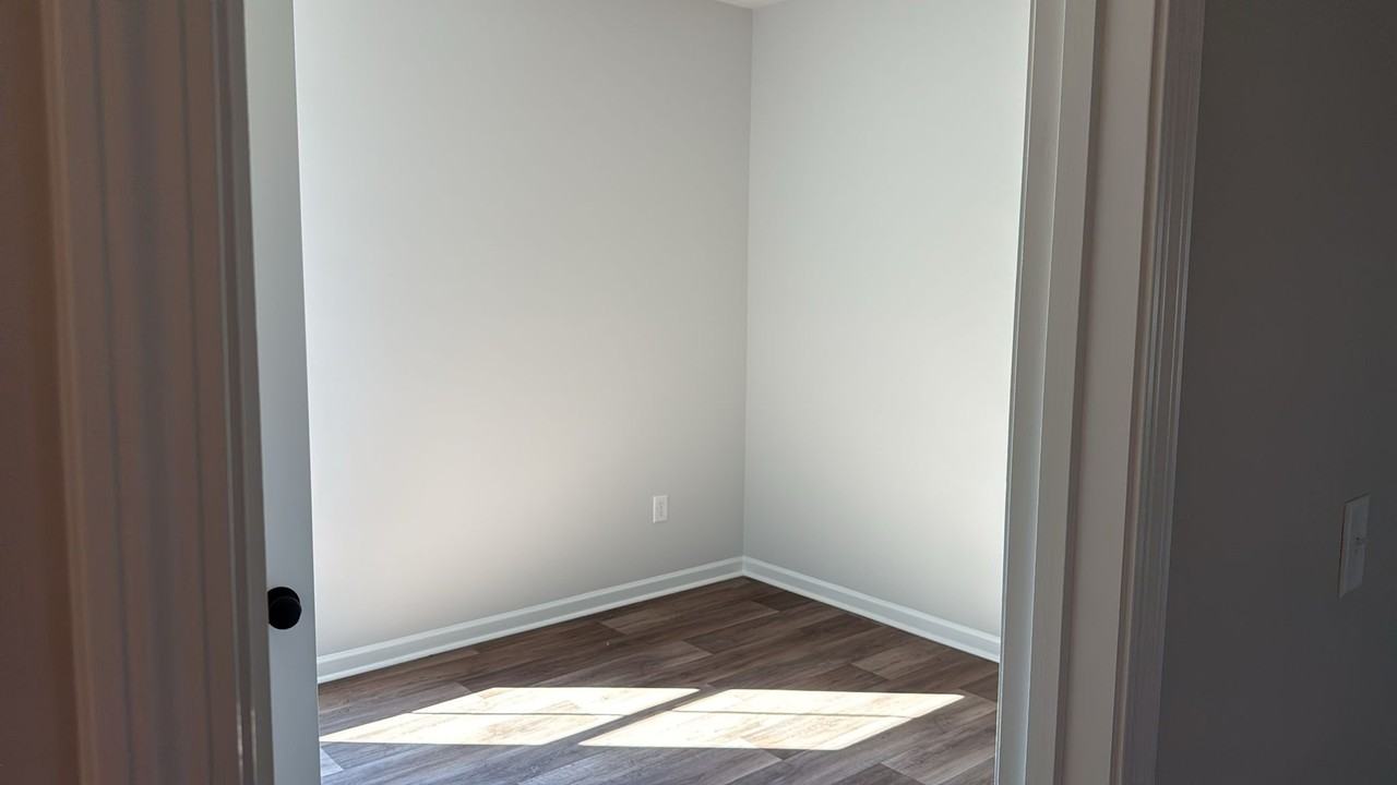 1016 Harbor Dr - Photo 5 of 26