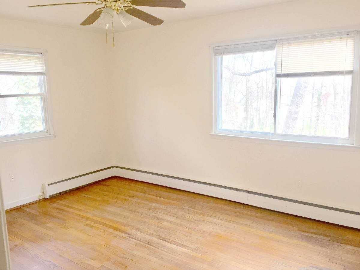 4433 Village Dr - Photo 7 of 11