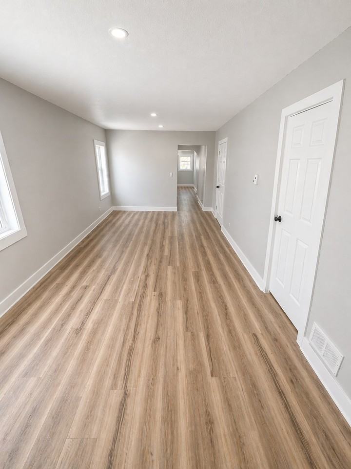 1524 Palmer Ave - Photo 4 of 7