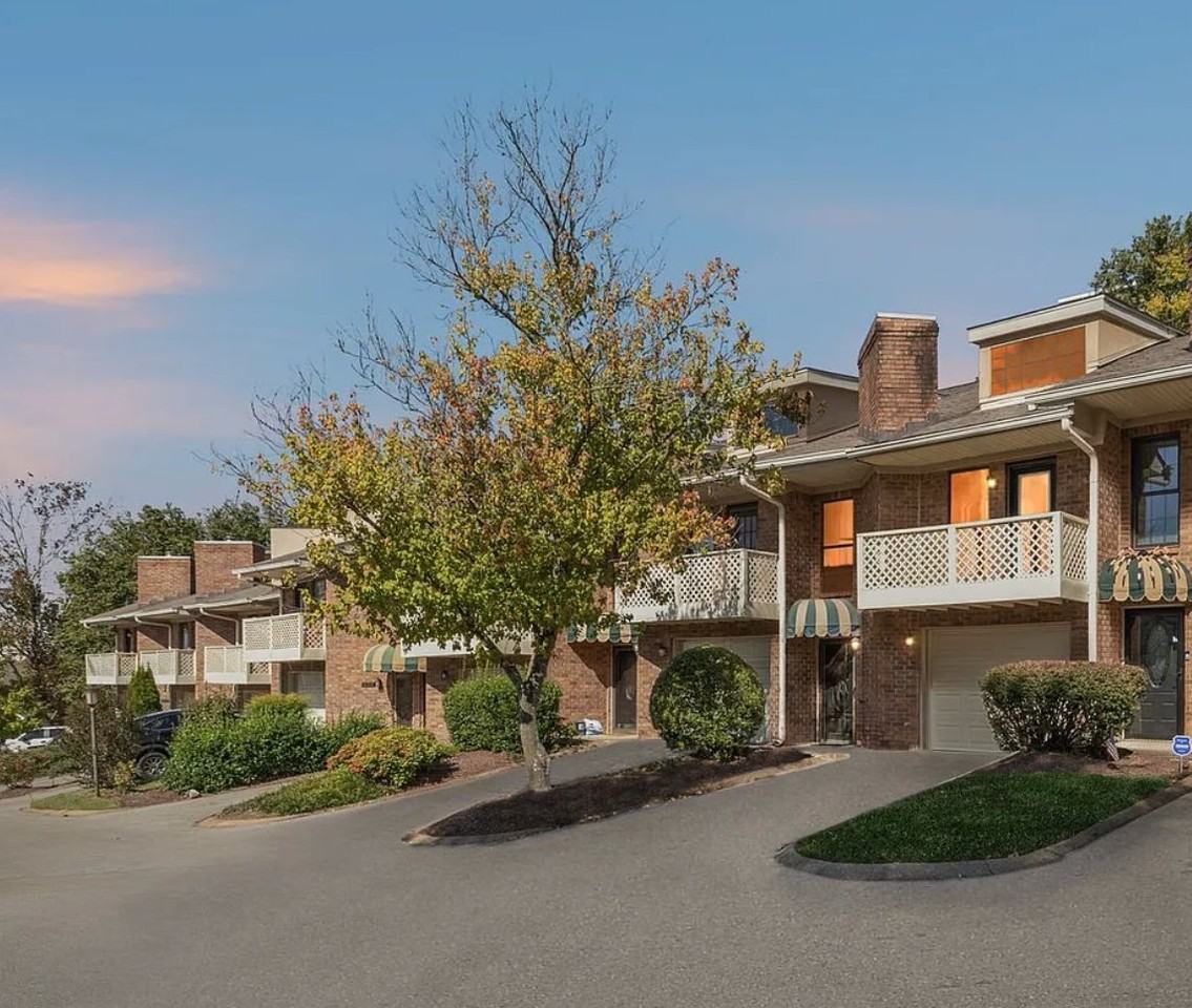 231 Glenstone Cir