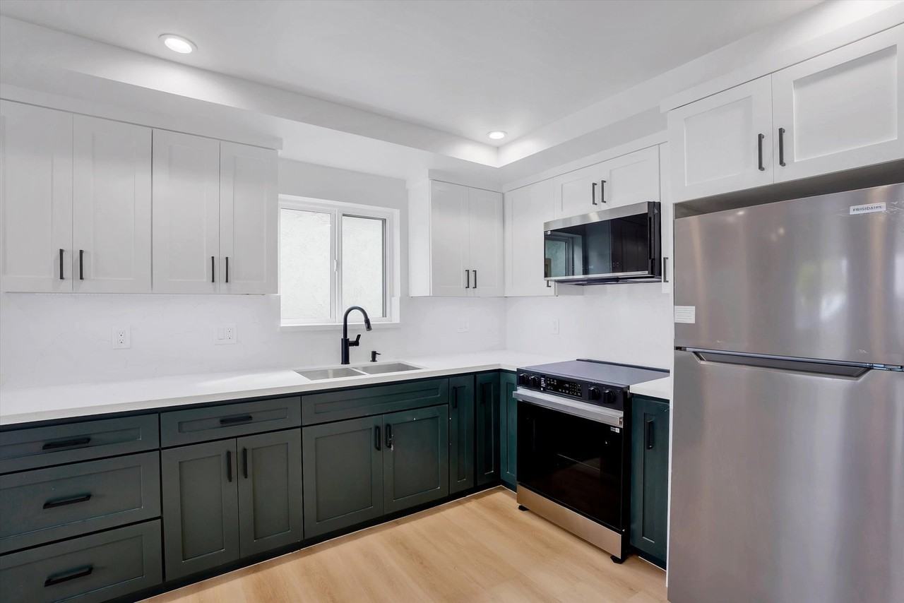 2114 E 2nd St - Photo 5 of 19