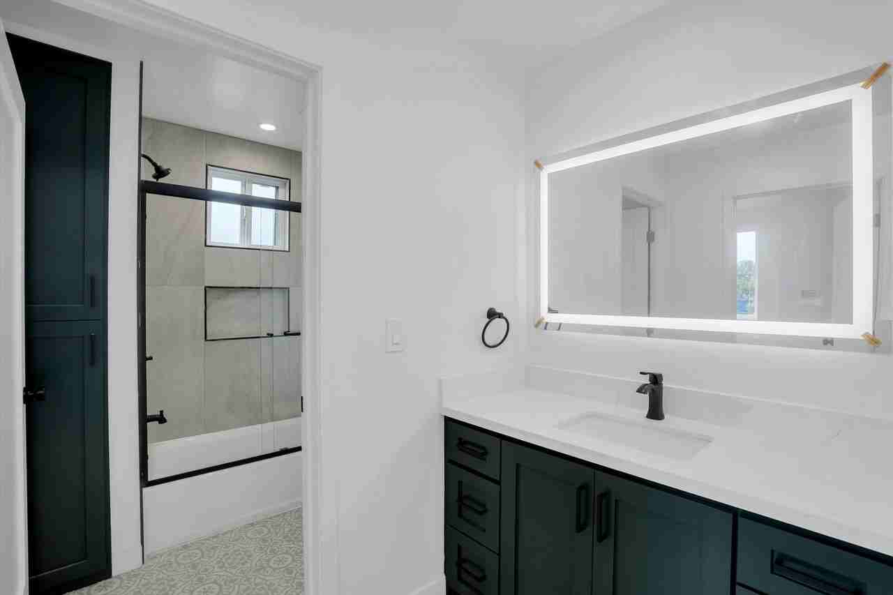 2114 E 2nd St - Photo 7 of 19