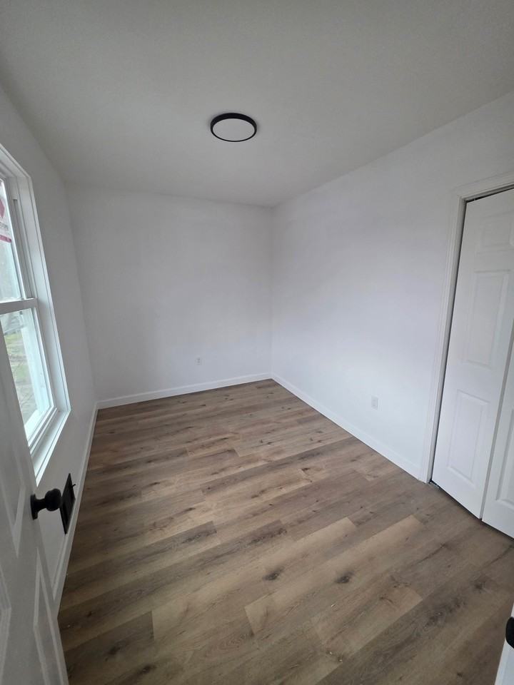 3061 W 46th St #C - Photo 5 of 5