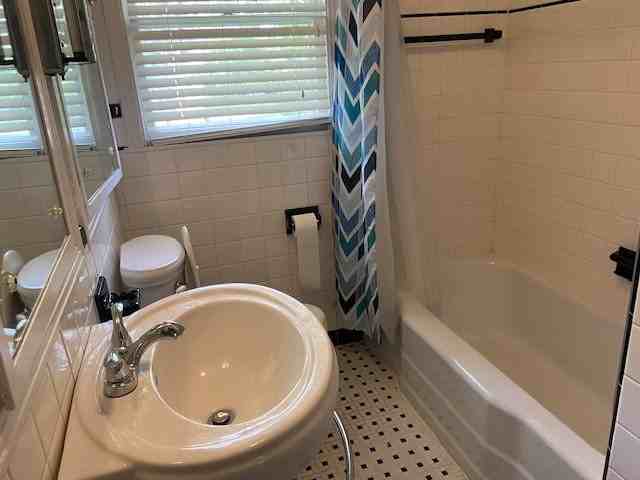 220 Eastland Ave - Photo 5 of 6