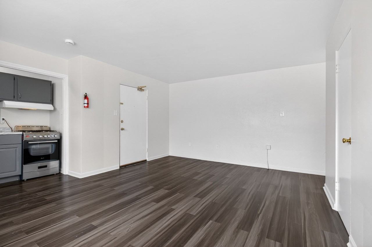 1103 Edgewood Ave #1A - Photo 7 of 12