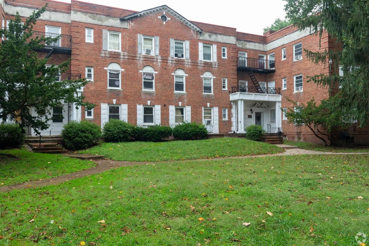 457 W State St #1A - Photo 4 of 4