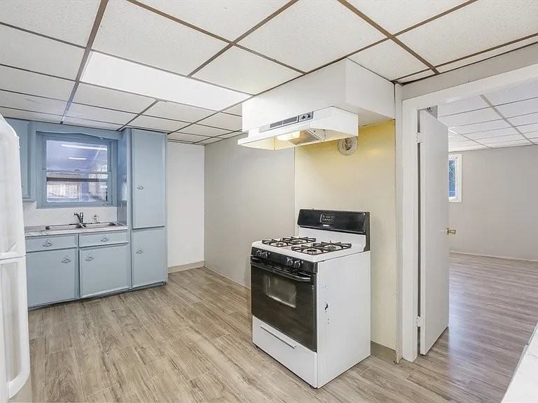 27 Saint Paul St #1 - Photo 5 of 10