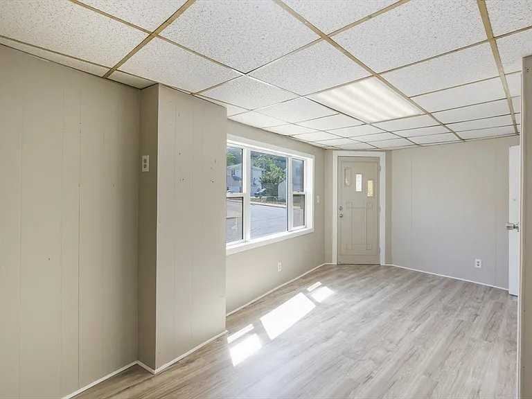 27 Saint Paul St #1 - Photo 7 of 10