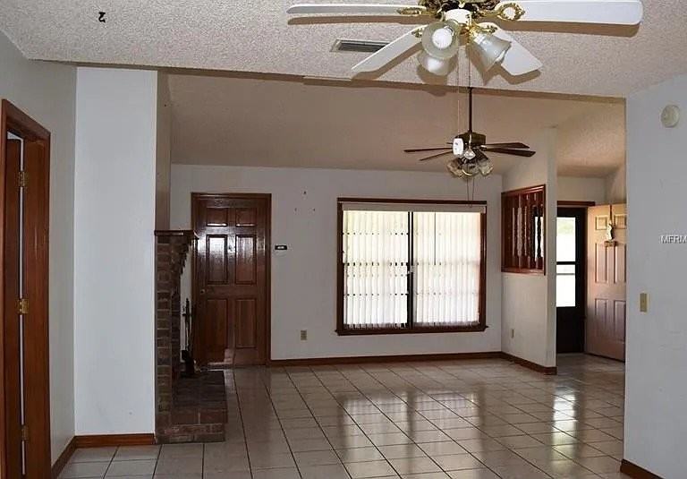 702 Leeward Dr - Photo 3 of 5