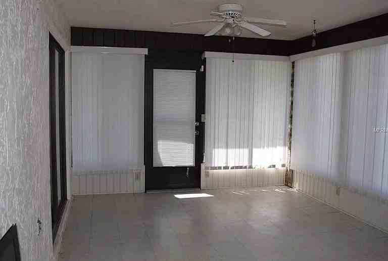 702 Leeward Dr - Photo 5 of 5