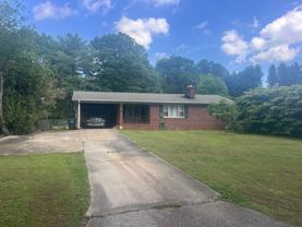 100 Douglas Dr - Photo 1 of 1