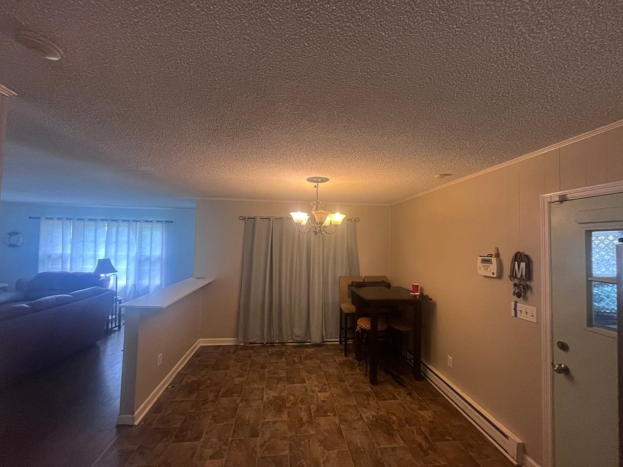 100 Douglas Dr - Photo 4 of 11