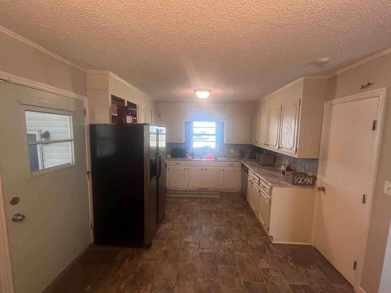 100 Douglas Dr - Photo 5 of 11