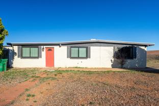 702 N Skyline Dr - Photo 1 of 1