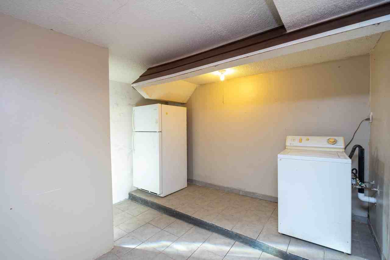 702 N Skyline Dr - Photo 7 of 18