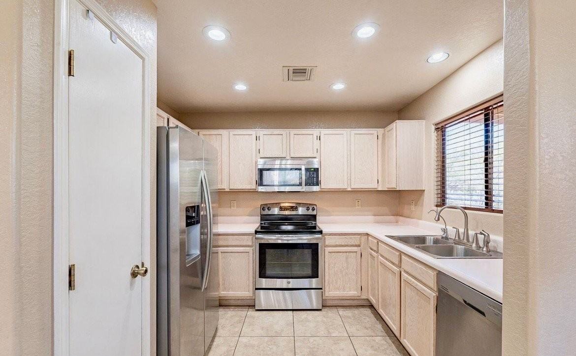 8527 N Spring Creek Dr - Photo 7 of 15