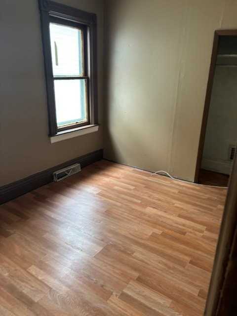 822 19th St - Photo 5 of 8