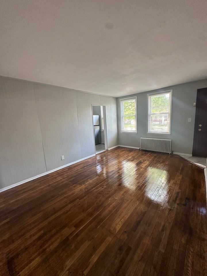 4037 Cedardale Rd - Photo 3 of 13