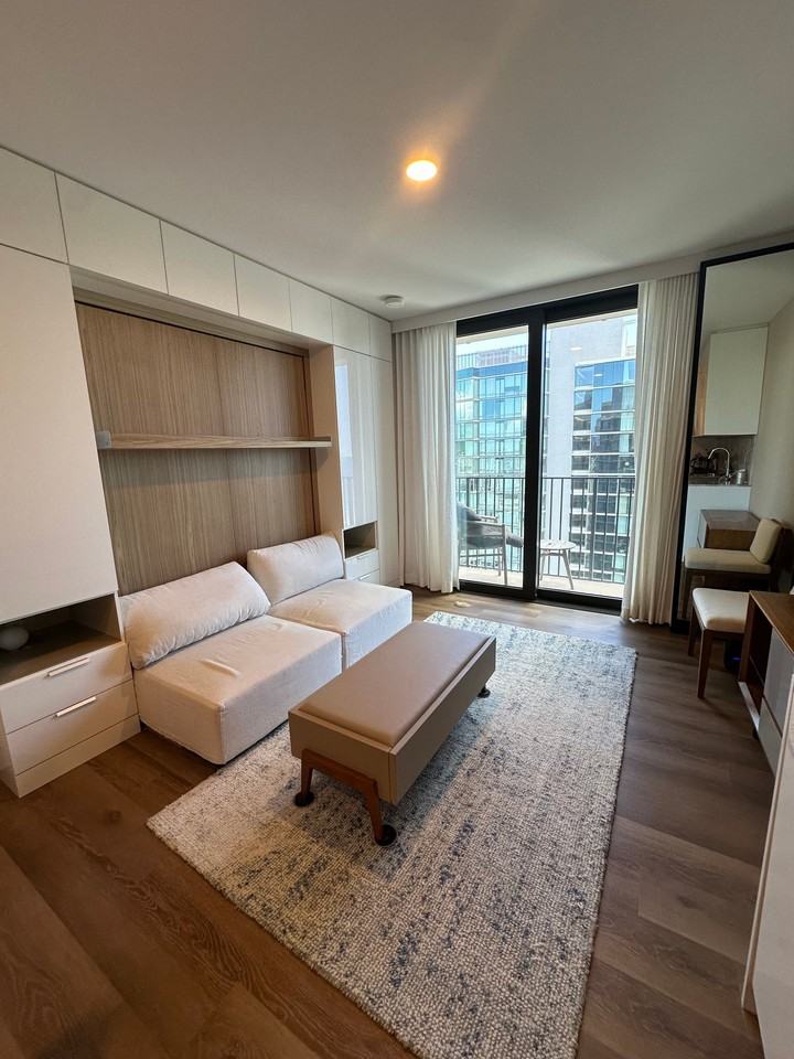 987 Queen St #3908 - Photo 3 of 14