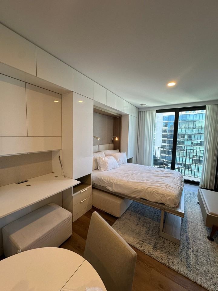 987 Queen St #3908 - Photo 4 of 14