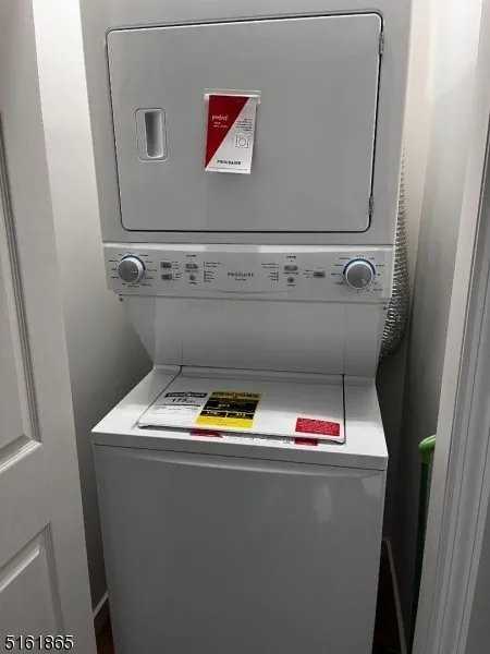 339 Valley Brook Ave #1E - Photo 5 of 8