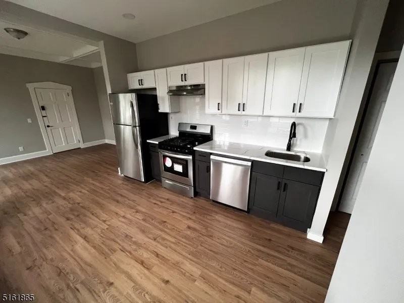 339 Valley Brook Ave #1E - Photo 6 of 8