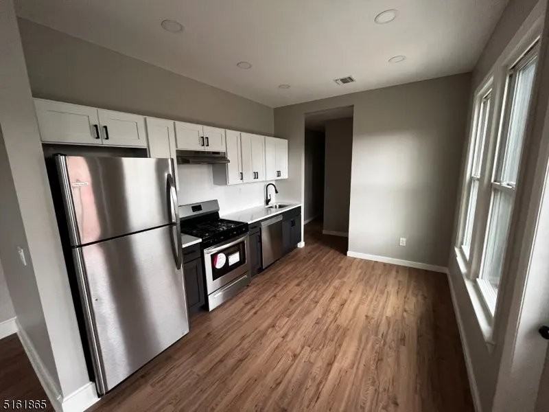 339 Valley Brook Ave #1E - Photo 7 of 8