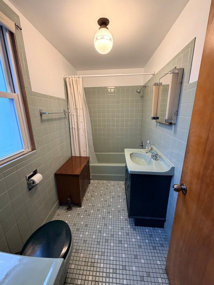 1314 121st St #REAR - Photo 6 of 11