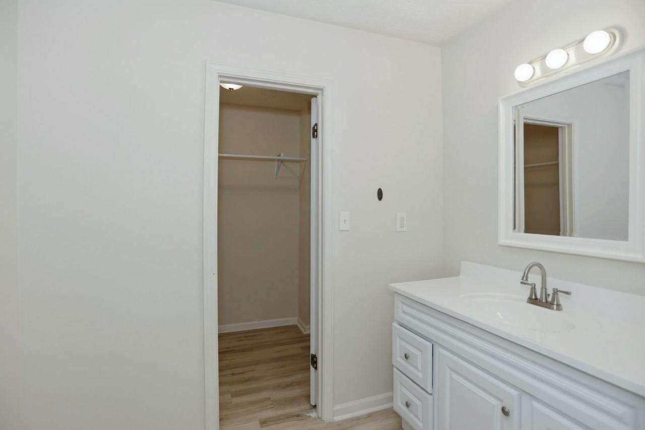 468 Watson Ferry Dr - Photo 4 of 9