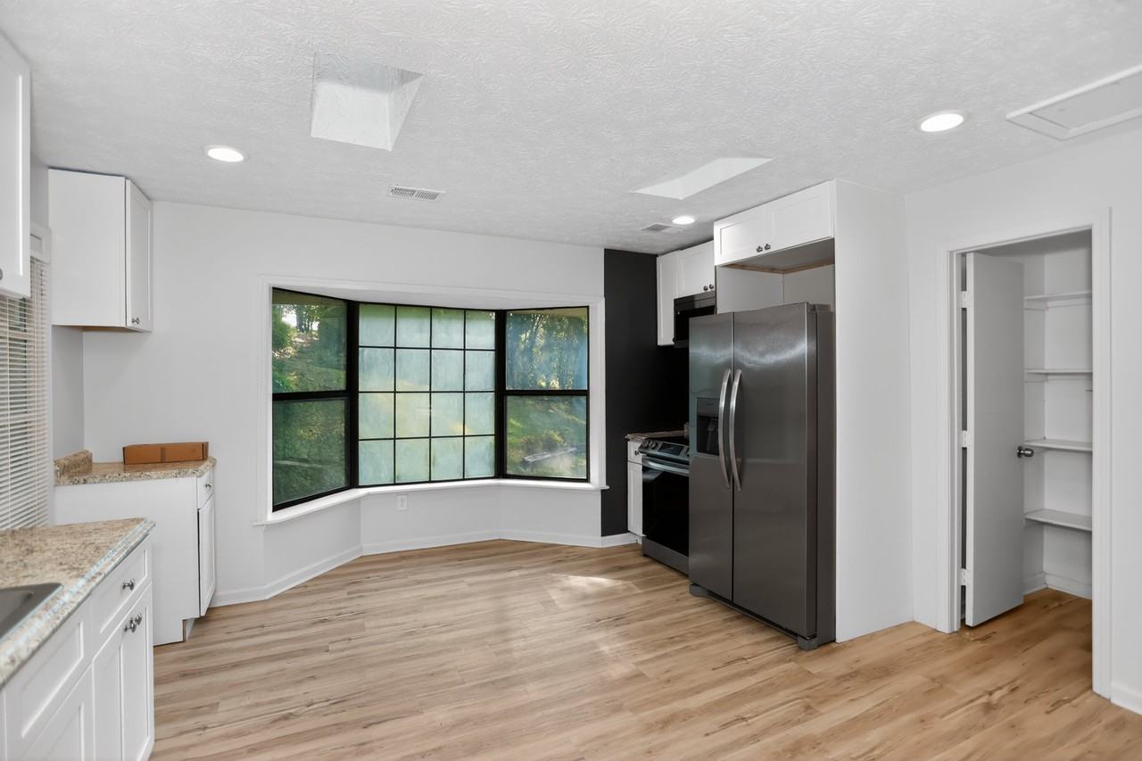 468 Watson Ferry Dr - Photo 6 of 9