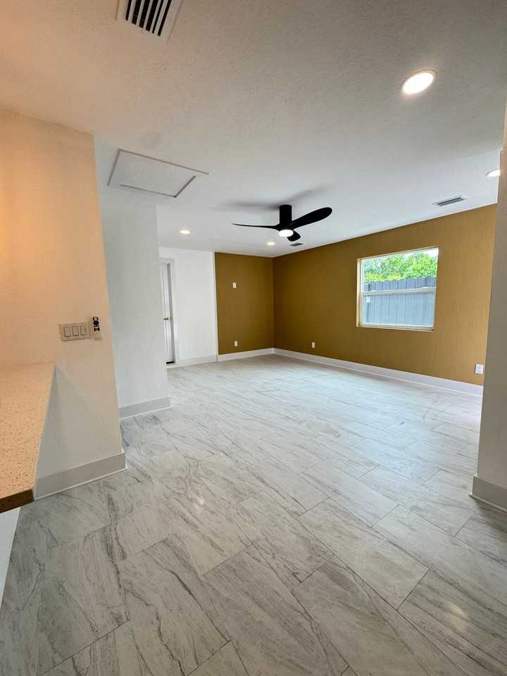 8319 Jana Dr - Photo 2 of 10