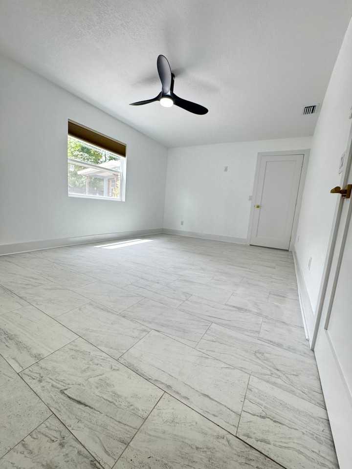 8319 Jana Dr - Photo 5 of 10