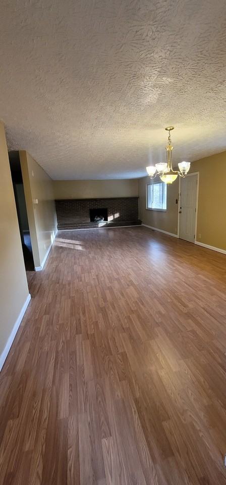 1018 Willow Dr - Photo 2 of 17