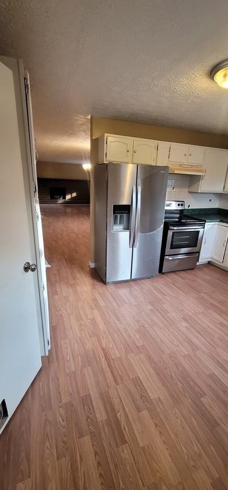 1018 Willow Dr - Photo 5 of 12