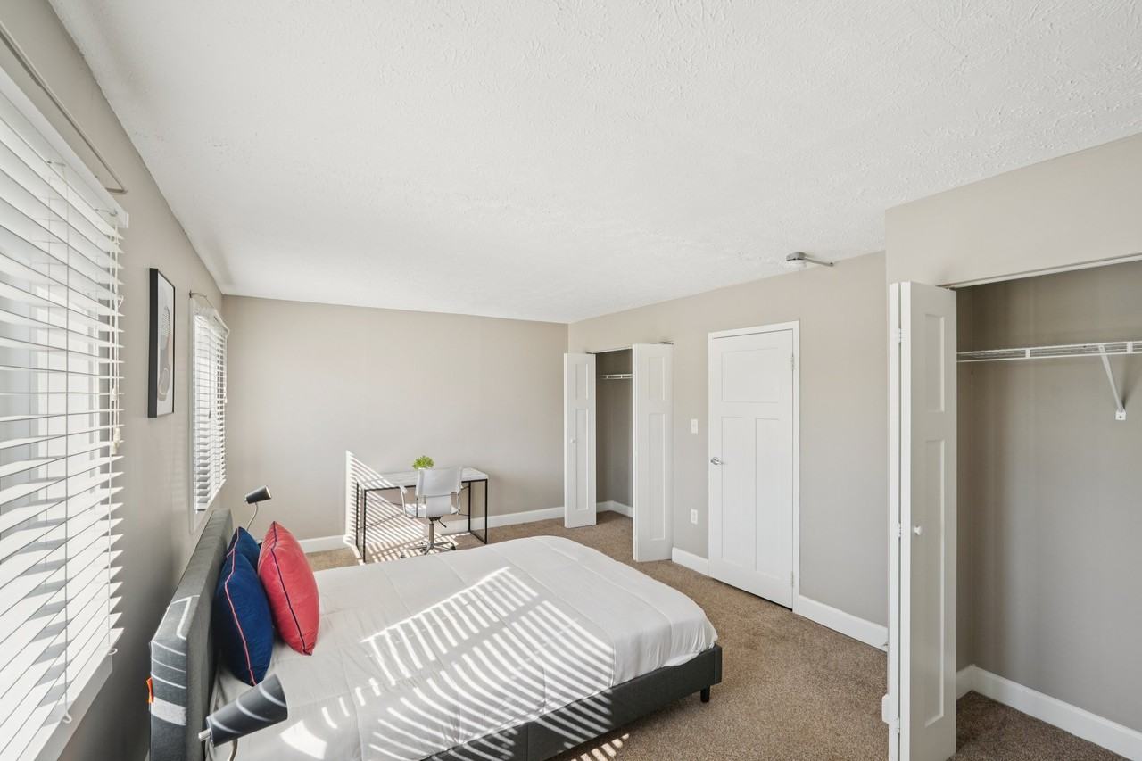 1150 N White River Parkway W Dr - Photo 5 of 11