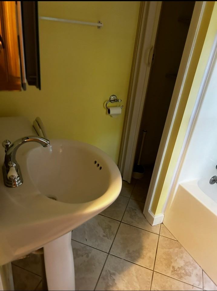 15 Corwin Ave - Photo 7 of 10