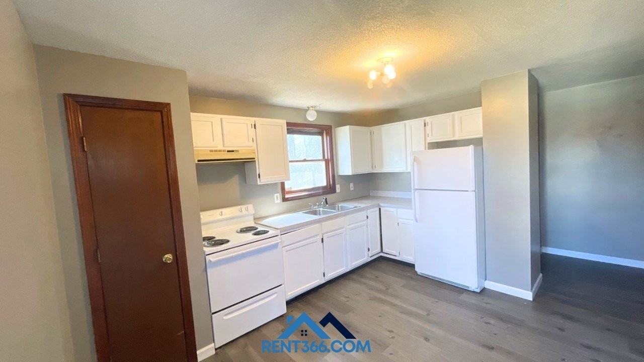 65 Wisteria St - Photo 2 of 15